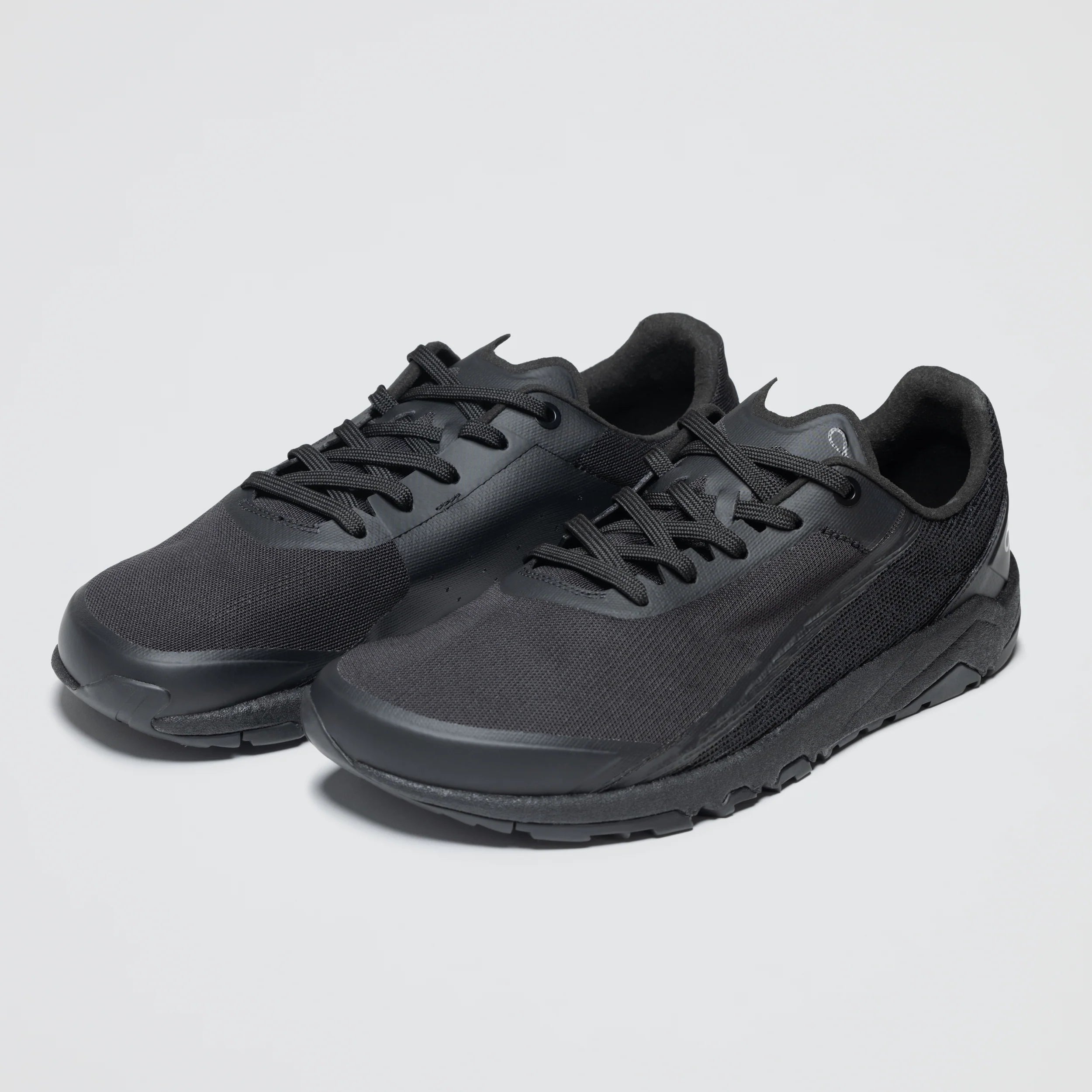 Yama T1 Triple Black Running  par